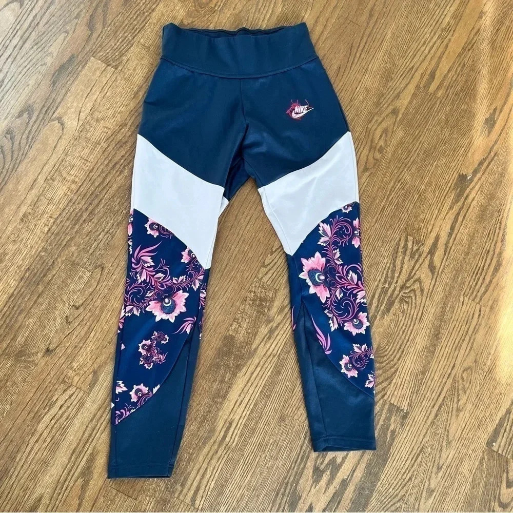 Nike Sportswear Essential Floral Printed Leggings Women’s size Medium - Picture 3 of 10